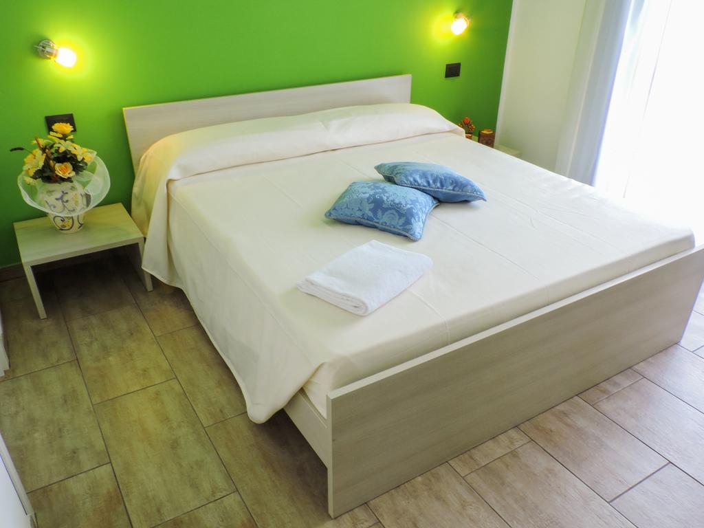 סירקוזה Residence Villa Eva חדר תמונה